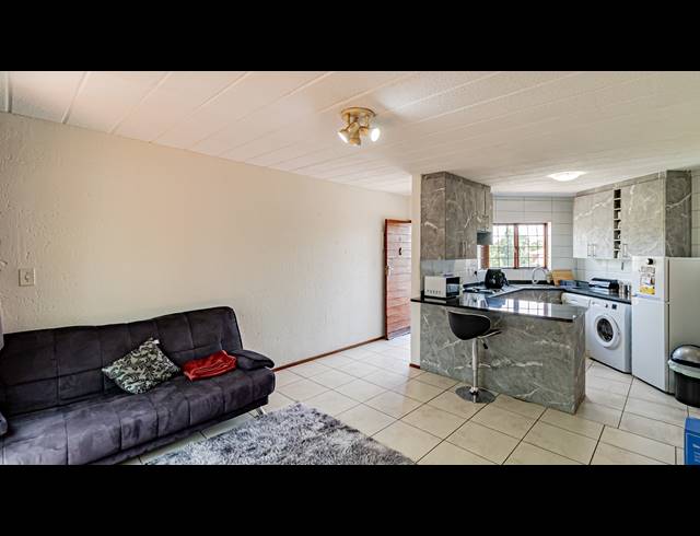 2 BEDROOM APARTMENT FOR SALE IN GLENVISTA